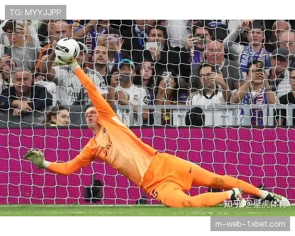 巴萨补时点球争议再现，佳夫拦截奥尔莫支撑脚引分歧